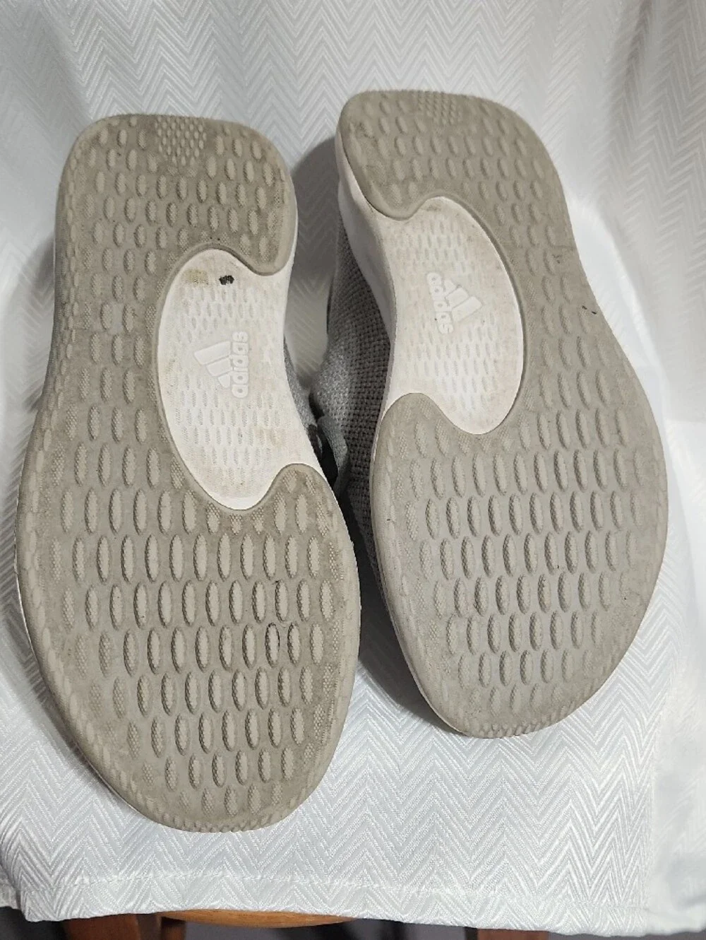 Sz 8 Womens Adidas Gray Knit Sneakers with Light Pink Logo